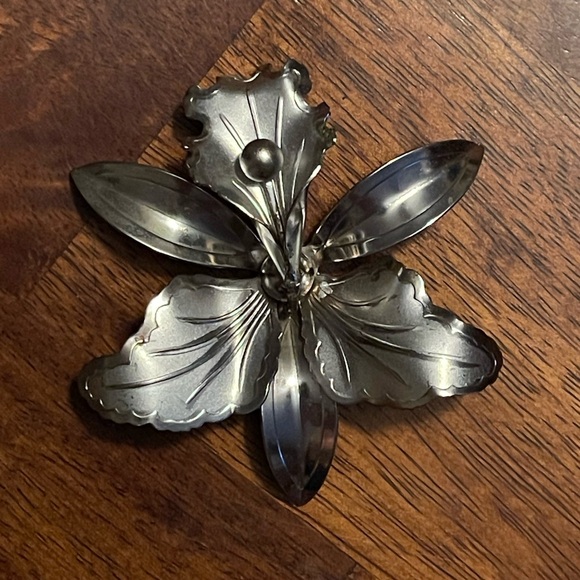 Vintage Art Nouveau Style Silver Tone large Lily Flower Brooch 🌺 - Picture 11 of 14